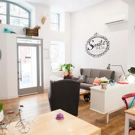 Hotel Smile & Co Hostal Boutique-2